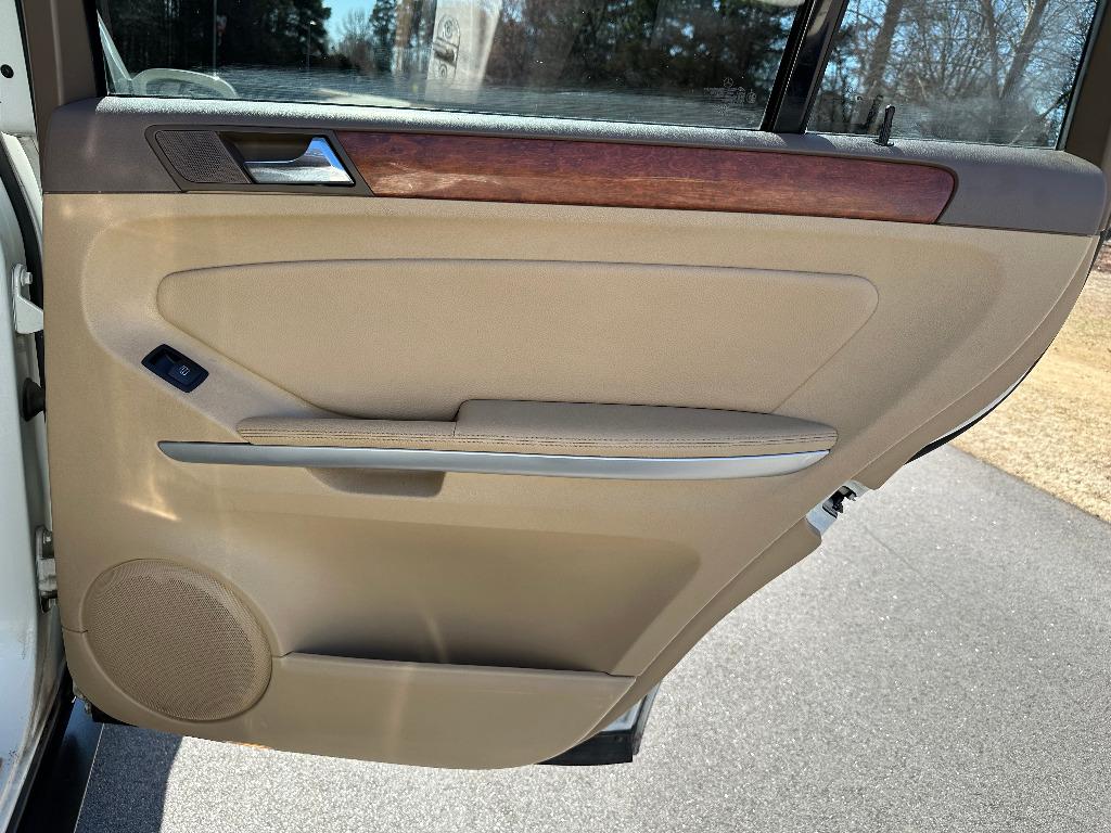 2008 Mercedes-Benz GL-Class GL320 photo